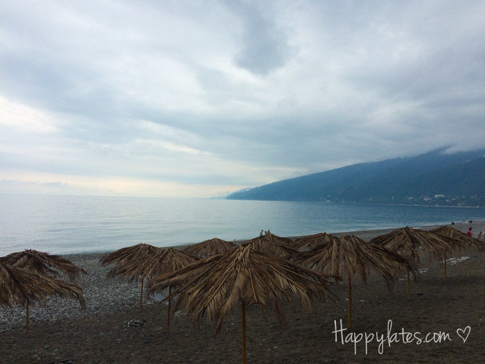 Море и пляж, Гагры